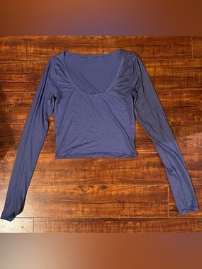 Aritzia Long Sleeve Scoop Crop Top - Periwinkle Blue & Nude Colors